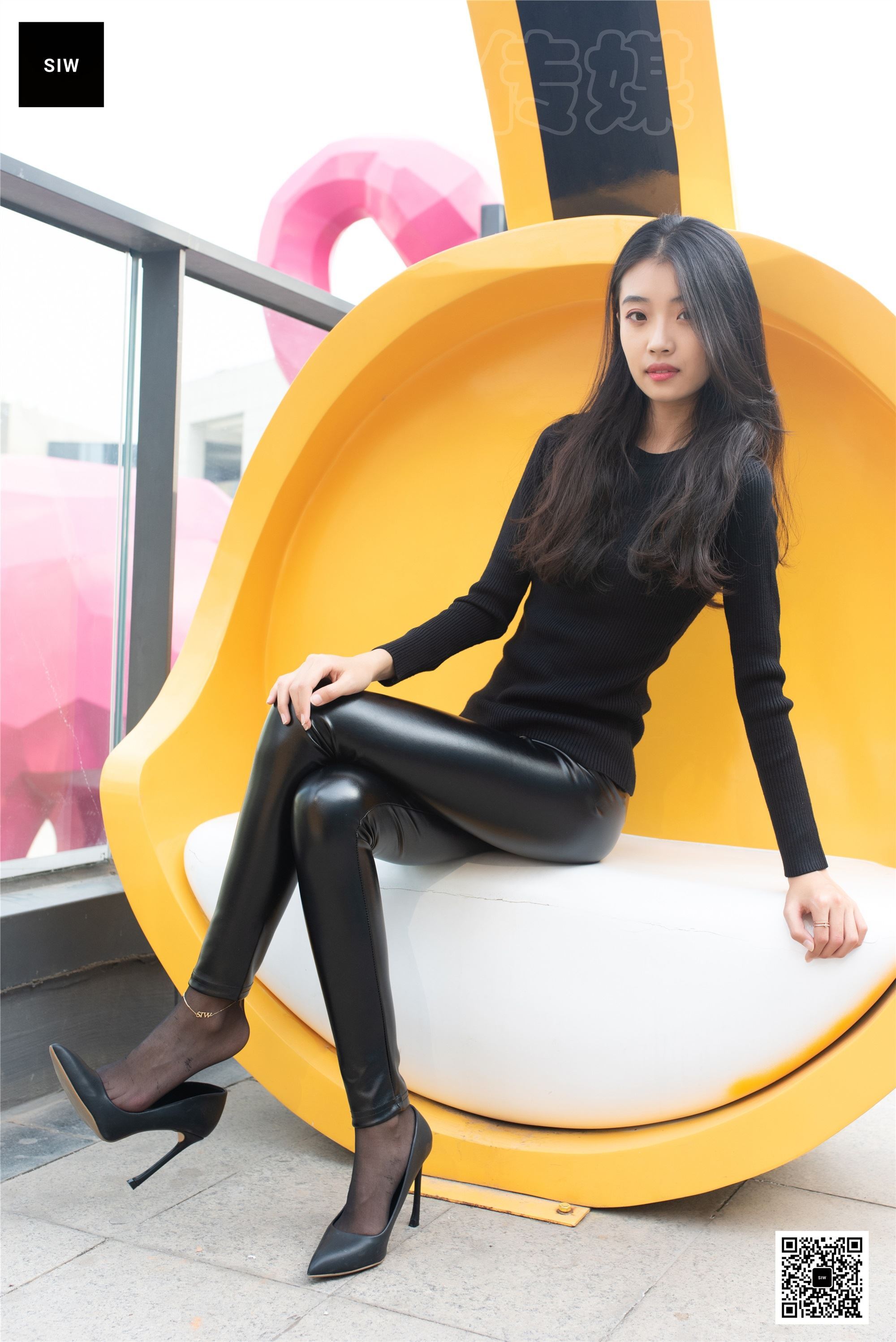 SIW斯文传媒 054 2019秋冬时尚性感紧身保暖加绒皮裤 - 蓉儿